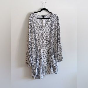 Lane Bryant size 24 tunic-style blouse. White & black pattern.